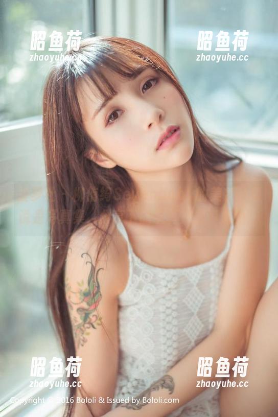 波萝社-柳侑绮Sevenbaby 波萝社 - 柳侑绮Sevenbaby的美足,虽说是写真集,分享下的认真更显其魅力。