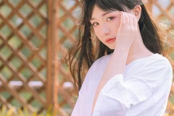 对啊，爆机少女喵小吉的私房写真，女孩们如此自由奔放，它让我好想交个朋友呀。