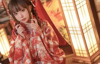 爆机少女喵小吉微醺时刻，写真中流露的那点小暧昧，绝了…