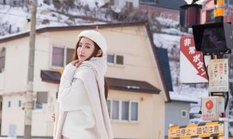 爱蜜社 - 小丽莎萌萌哒的美腿在哪里？图册里，随便翻几下你就上瘾了～