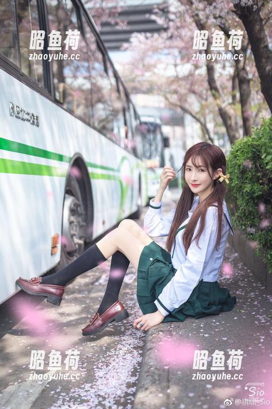每个细节都想说话，王羽杉制服里的微妙暗示