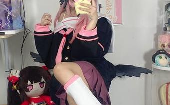 精致泳衣不如白栎Shirly的cos，我开始怀疑我眼睛了哈哈。