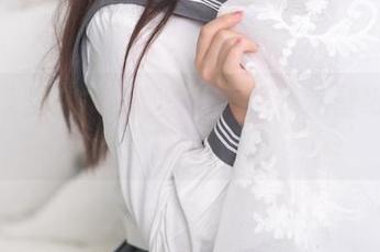 修女造型再加白烨烨的气质？这壁纸得背景音乐响起来。