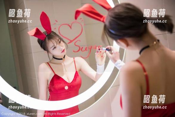 秀人网 - 即便是女神MOON嘉依，原图图册里的小细节也让人欲罢不能。