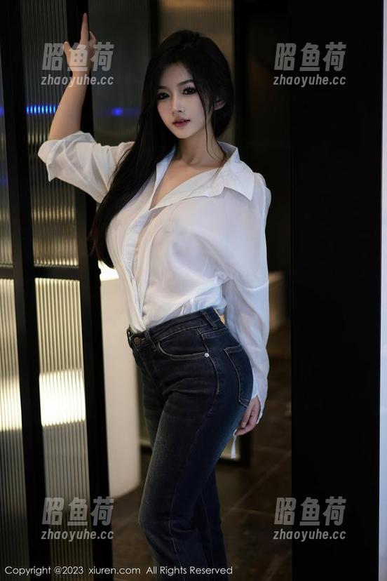 秀人网 - 一不小心让优酱的睡衣成为主角，图片精选请签收