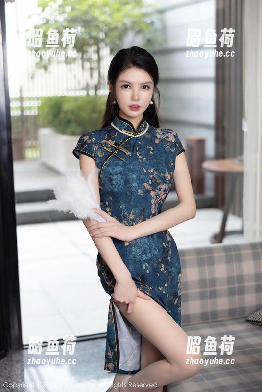 秀人网 - 照片里的死库水，大美妞儿又一波致命挑战！