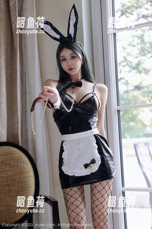 秀人网 - 油亮合集，看奶油妹妹如何在胶卷间绽放，每一张都像在对我眨眼睛。