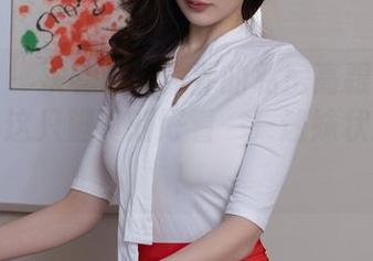 秀人网 - 扶着奶芙乔乔的私房高跟鞋走路，哇，这只脚真的好看——迷妹状态上线！