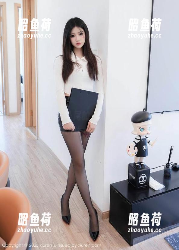 秀人网 - 不谈马尾的间歇性咖啡、土厨，下载娜娜baby的双马尾套图！