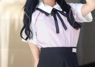 秀人网 - 菲菲吃不胖与她的黑白写真集-从未想过，下载却是如此简单！
