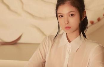 秀人网 - 阿乖Kiddo的修女写真，天使与恶魔的一线之隔