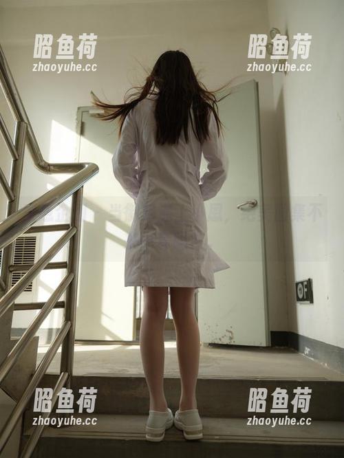 紧急企划 - 当御姐遇上小恩，绝美图集不来一套吗？。