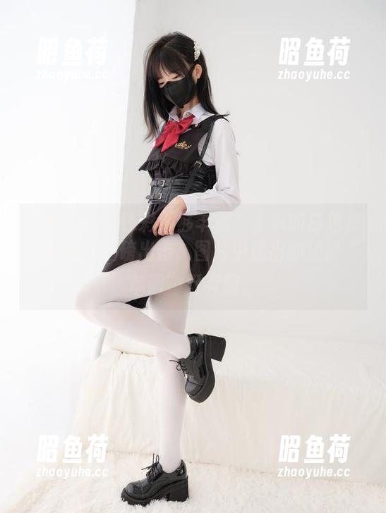 紧急企划 - 色彩不够丰富？小枫的白色来个无圣光重磅出击，图片中透出的淡淡“单调”挺有趣。
