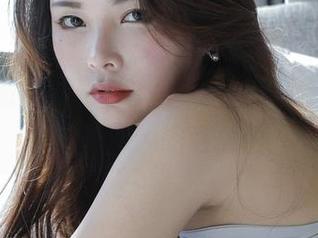 最新作品集里的苏嫣qvq，蓝色连衣裙，真的是春天的迷思吗？