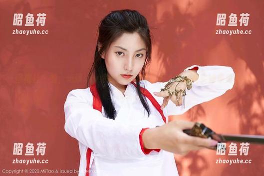 蜜桃社-琉璃lily 蜜桃社 - 看,琉璃lily编织的兔女郎图包,或许其实她是兔子的代言人?