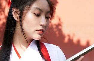 蜜桃社 - 一脚一个故事：美绪的写真合集让我想停下了！