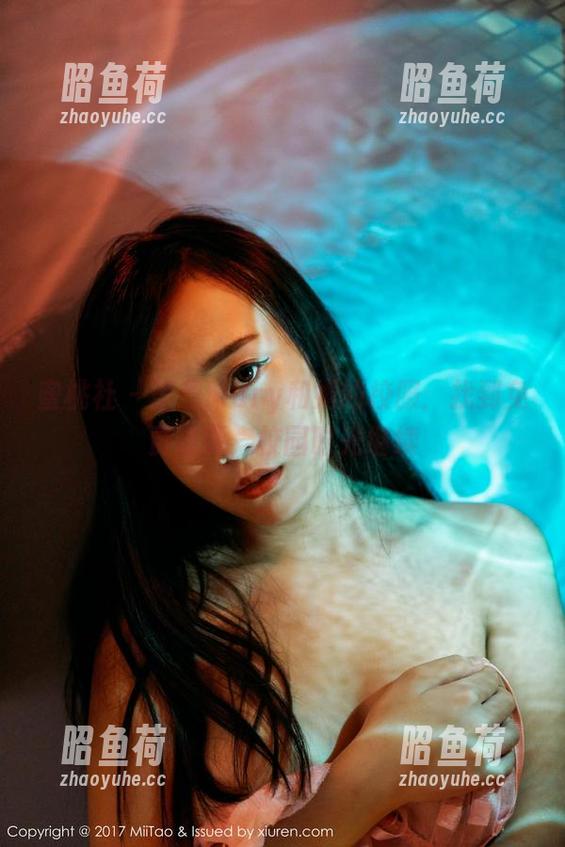蜜桃社 - 蜜蕊Mary和她的校服：找到免费资源，校园时光继续