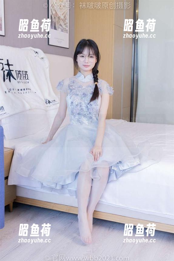 袜啵啵 - 小甜豆资源标配——油亮黑丝和透明脚尖，图片实在是过于惹火。