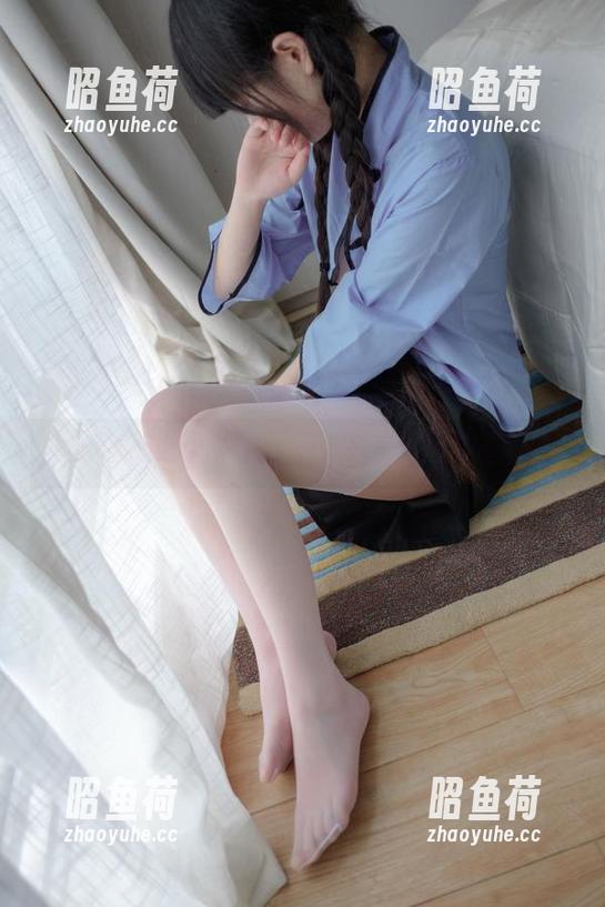 西尔酱高清户外秀，白丝jk让风都害羞！