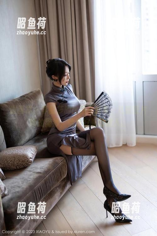 语画界-李丽莎 语画界 - 李丽莎的比基尼合集,几张图片间的微妙,恰到好处的撩人。