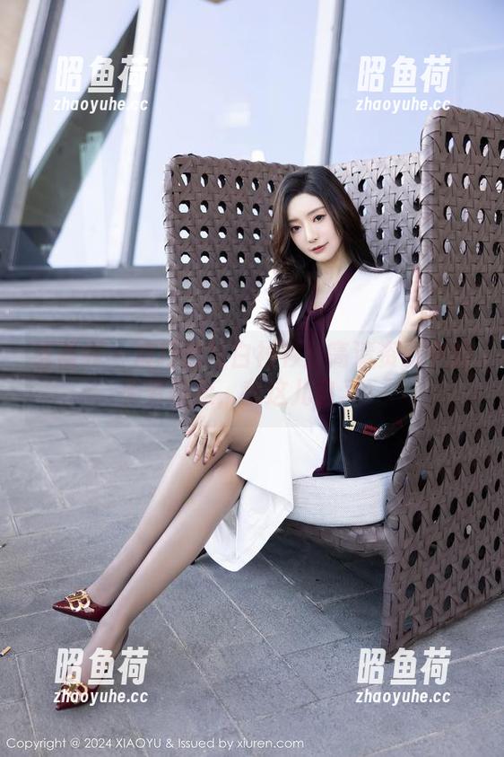 语画界 - 波巧酱与白衬衫：高清资源中的无穷想象，我这儿自习！