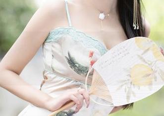 语画界 - 想象一下：王馨瑶yanni的美图与天使的邂逅