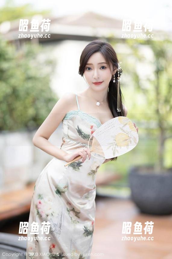 语画界-王馨瑶yanni 语画界 - 想象一下:王馨瑶yanni的美图与天使的邂逅