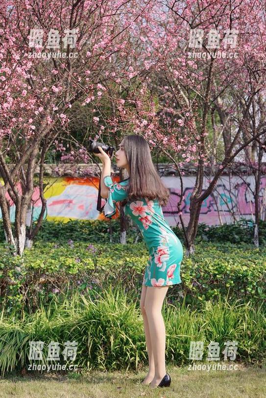 辣妈女神 微密圈 - 想像辣妈女神一样时髦吗?那就下载网盘里的牛仔裤合集,走起!
