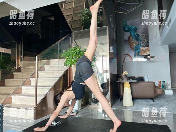 微密圈 - 豪放不羁的牛仔裤，金希儿清新自拍，高清写真背后好像暗藏了些小心思