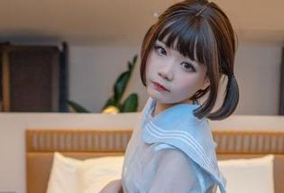 这组美图让人想回到学生时代，铁打萌萌_moi和PA15校服的恶搞结合！