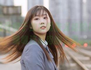 微信公众号终于放出镜酱龙娘的神级图片，瞧瞧这肌肉的力量。