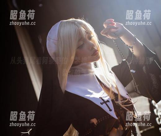 从头到尾看阿寨寨的“学姐”全套作品，有种特别柔软的气息。