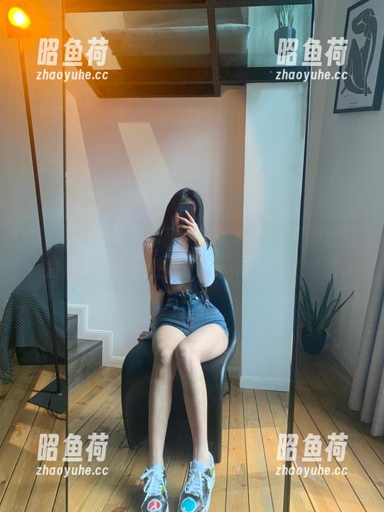 微密圈 - 不敢相信啊，又是陈佩奇的原图，白丝的爱果然甘甜又略带一点禁忌感。