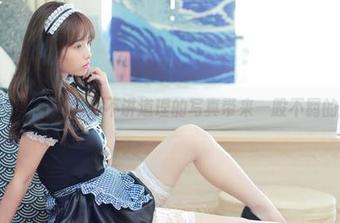 修女？不，雯妹不讲道理的写真带来一股不羁的风