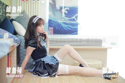 修女？不，雯妹不讲道理的写真带来一股不羁的风