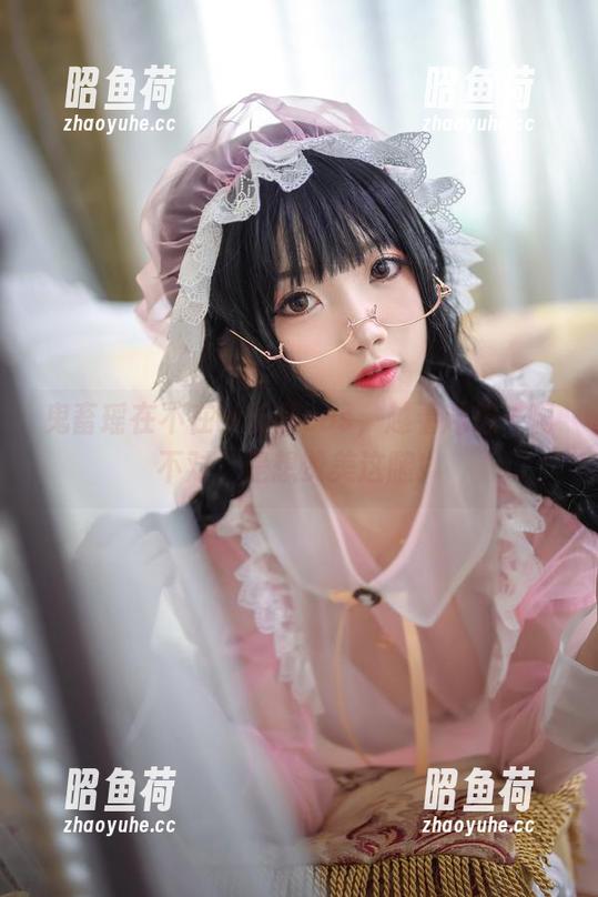 鬼畜瑶在不在w长腿cos，越看越想…啊不对，是想赞美这腿！