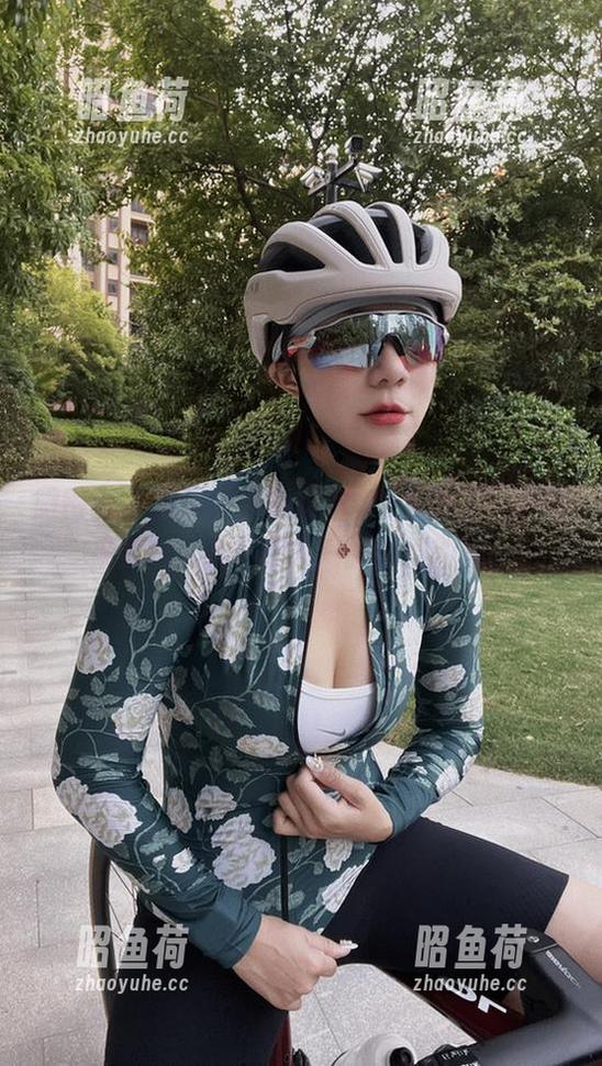 鹿瑶 微密圈 - 免费获得鹿瑶2022年图片,顺便来看我这张马蹄莲一副懵圈的脸!