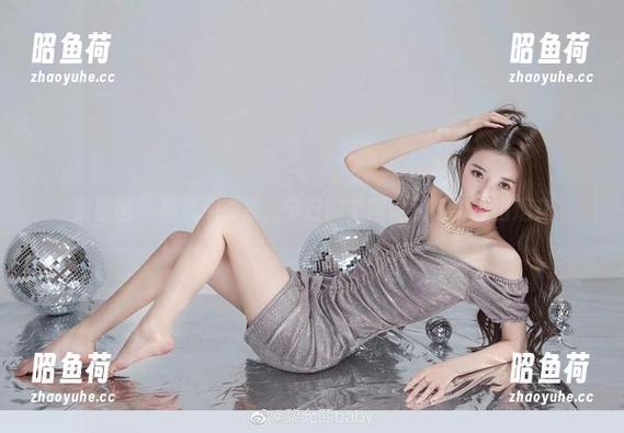 微密圈 - 黎允熙在线，节日的美图让我脑中飞出烟花